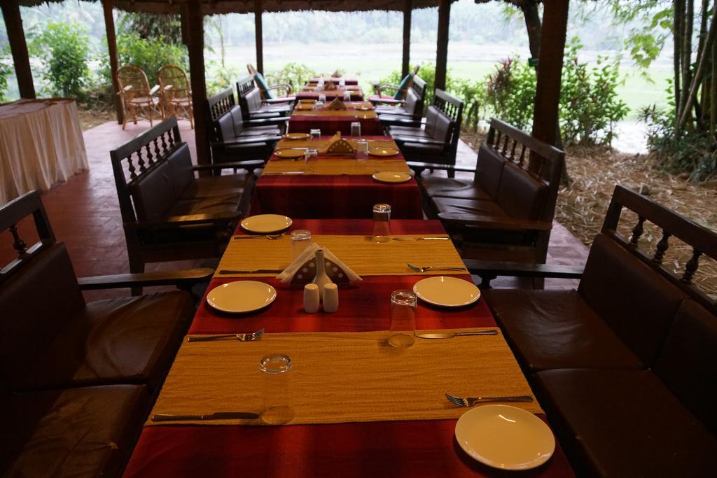 Soma Birds Lagoon Hotel Kotamangalam Esterno foto
