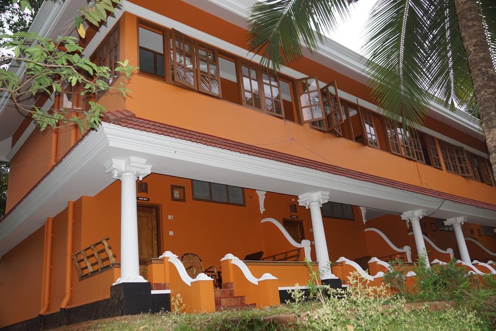 Soma Birds Lagoon Hotel Kotamangalam Esterno foto