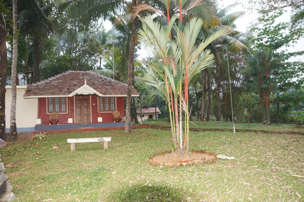 Soma Birds Lagoon Hotel Kotamangalam Esterno foto